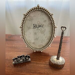 Vintage Bijou 5x7 Beautiful Frame (Rare) with Beautiful Faux Pearls (Never Used)